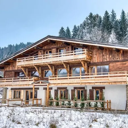 Wood Apartment *